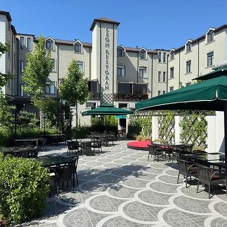 Leon Hotel Spa Ганджа Екстериор снимка