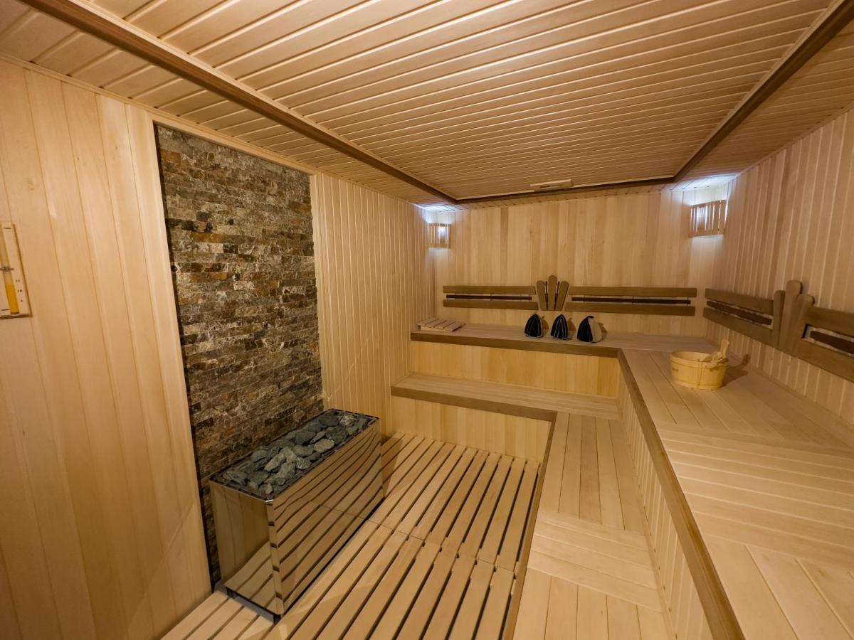 Leon Hotel Spa Ганджа Екстериор снимка
